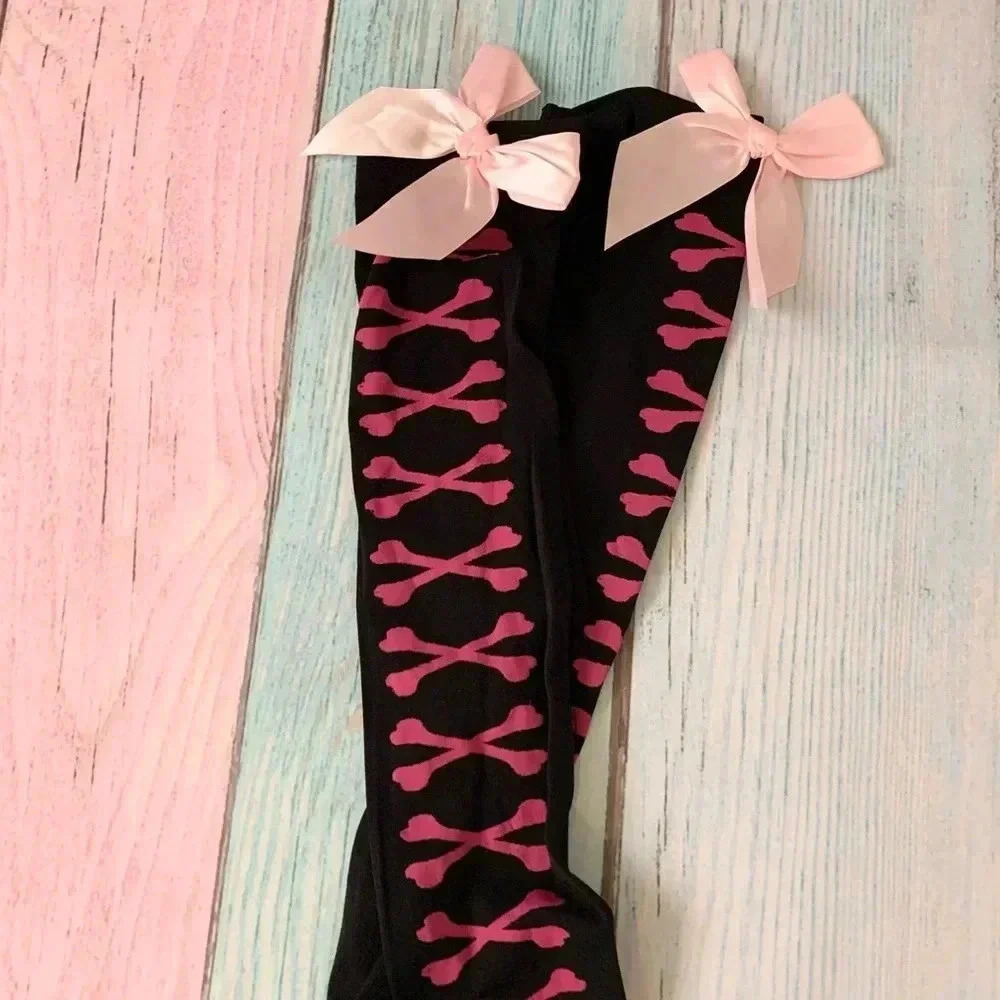 Bones and bow knee high stockings - Picture 3 of 5